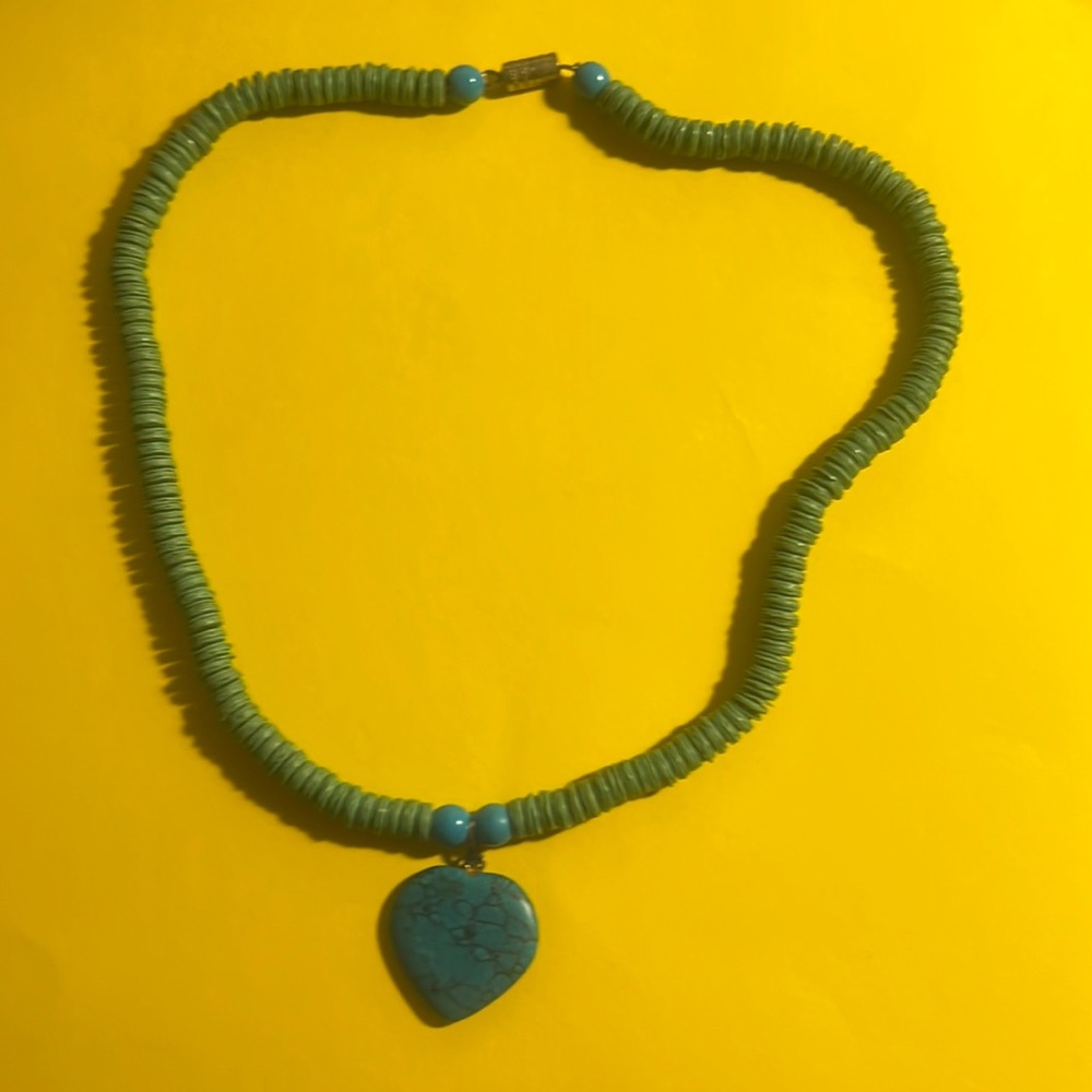 Cute turquoise color necklace